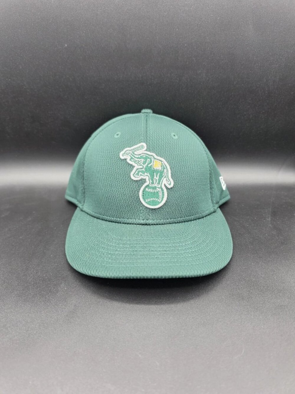 Oakland A's Hat New Era Size 7 3/8 Fitted 59Fifty Elephant Logo MLB Athletics